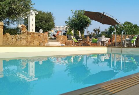 Villa Giunone: Piscine, Propriété, L'Eau, Immobilier, Parapluie, Bleu Azur, Aqua, Réflexion, Recours, Ombre