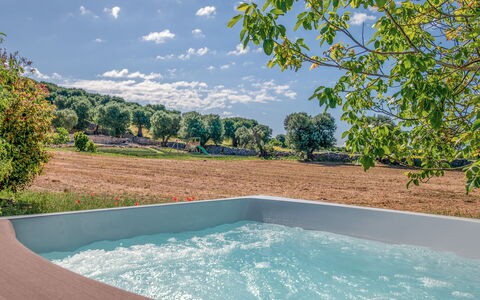 La Torretta - Corte dei Messapi: L'Eau, Ciel, Plante, Ressources En Eau, Nuage, Bleu Azur, La Nature, Piscine, Paysage Naturel, Ombre