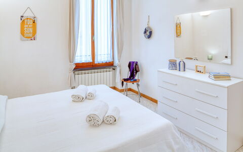 Luigina - Levanto: Pièce, Design Intérieur, Textile, Commode, Tiroir, Mur, Linge, Domicile, Design Intérieur, Cabinetry