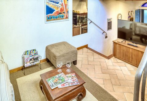 Mario - Levanto: Pièce, Design Intérieur, Canapé, Design Intérieur, Cadre, Dur, Salon, Table Basse, Linge, Canapé-Lit