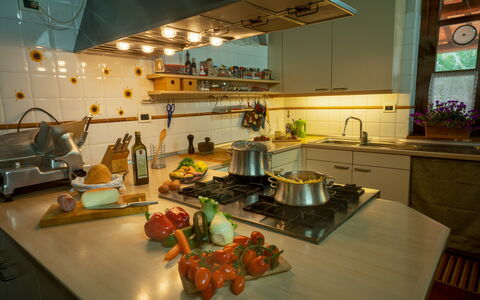 Campo Valerio: Aliments, Table, Vaisselle, Comptoir, Cuisine, Design Intérieur, Cuisine, Cabinetry, Robinet