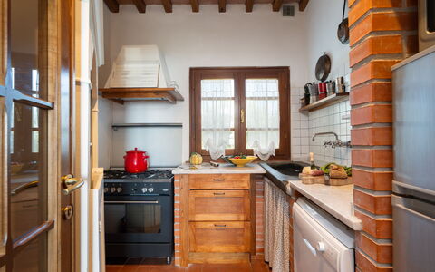 Villa Elisa: Cuisine, Meubles, Cabinetry, Comptoir, Design Intérieur, Sol, Bois, Appareil De Cuisine, Principaux Appliance, Evier
