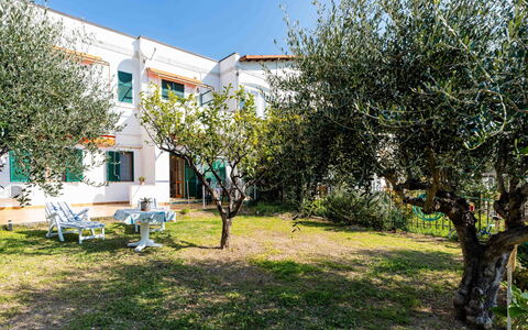 Marisol: Appartement, Recours, Chaise, Ombre, Balcon, Table Cuisine Et Salle A Manger, Restaurant, Eco Hôtel, Hôtel