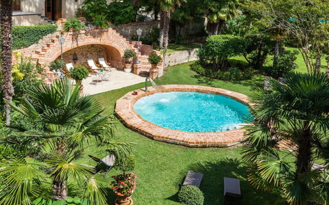 Castelletto Weddings And Events: L'Eau, Plante, Piscine, Bâtiment, Vert, Arbre, Paysage Naturel, Plan D'Eau, Herbe, Eco Hôtel