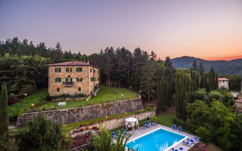 Ville Rosadi Weddings: Propriété, Maison, Ciel, Piscine, Biens, Domicile, Bâtiment, Arbre, Immobilier, Architecture