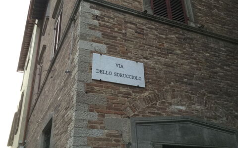 La Terrazza Di Todi: Propriété, Brickwork, Fenêtre, Brique, Bois, Bâtiment, Police De Caractère, Façade, Maison
