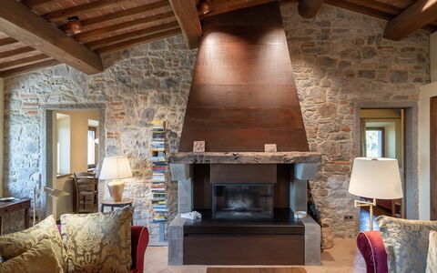 Villa Dorothea: Bois, Design Intérieur, Bâtiment, Sol, Faisceau, Sol, Brique, Salon, Immobilier, Dur