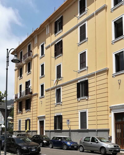 Sotto Il Segno dei Pesci: Bâtiment, Fenêtre, Appartement, Quartier, Zone Résidentielle, Ville, Design Urbain, Familiale