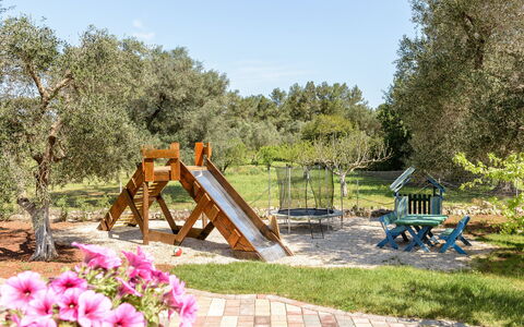 Villa Käthe Con Piscina Privata: Plante, Fleur, Ciel, Botanique, Arbre, Paysage Naturel, Bois, Herbe, Loisir, Paysage