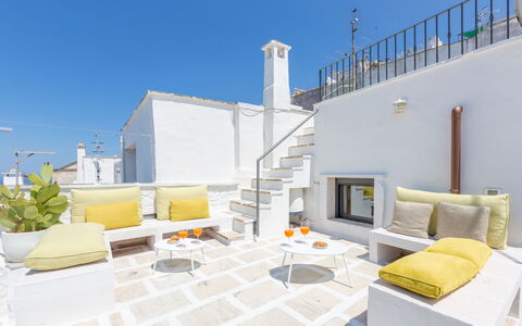 Romeo e Giulietta - Terrazza Vista Mare: Ciel, Meubles, Plante, Bâtiment, Table, Canapé, Design Intérieur, Mobilier De Jardin, Salon, Sol
