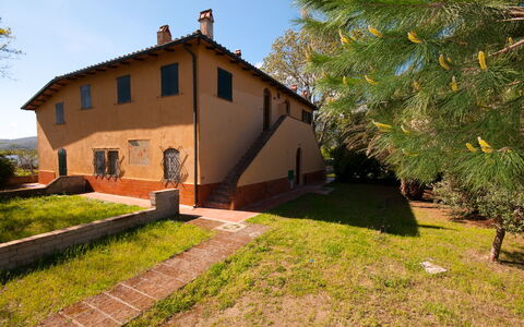 Holiday Home Giannella: Plante, Ciel, Bâtiment, Fenêtre, Arbre, Lot Terre, Herbe, Maison, Chalet, Porte