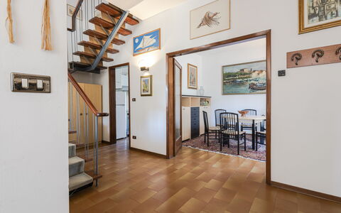 Casa Lelia: Cadre, Propriété, Bois, Design Intérieur, Sol, Sol, Mur, Salle, Porte