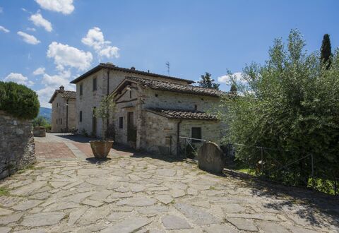 Borgo Delle Fonti: Plante, Ciel, Fenêtre, Bâtiment, Nuage, Maison, Lot Terre, Surface De La Route, Chalet, Arbre