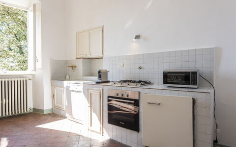 Villa San Gennaro: Comptoir, Cabinetry, Propriété, Fenêtre, Évier, Cuisinière, Cuisine, Bois, Robinet, Sol