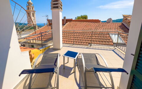 La Casetta Di Emma - Villa Faraldi: Ciel, Propriété, Bleu, Bleu Azur, Bâtiment, Ombre, Bois, Mobilier De Jardin, Maison, Lumière Du Soleil