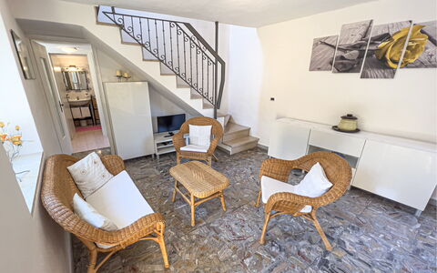 La Casetta Di Emma - Villa Faraldi: Meubles, Propriété, Cadre, Table, Chaise, Étagère, Bois, Design Intérieur, Éclairage, Salon