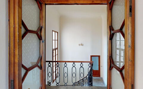Villa La Cicogna Tuscany: Propriété, Bâtiment, Porte, Bois, Design Intérieur, Sol, Mur, Ligne, Maison