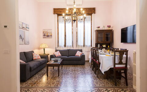 Villa Marconi: Cadre, Meubles, Canapé, Décoration, Design Intérieur, Bois, Sol, Sol, Salon, Confort