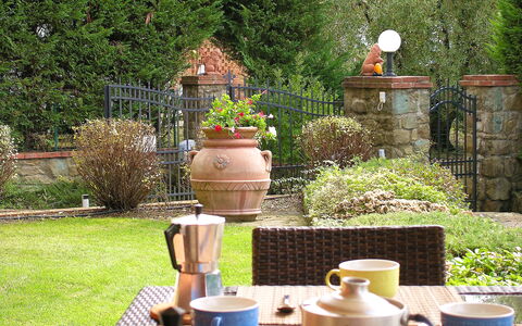 Villino Setteponti: Plante, Vaisselle, Vaisselle, Drinkware, Coupe, Serveware, Tasse À Café, Tasse À Thé, Herbe, Arbre