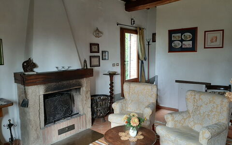 Casa Banditello: Propriété, Table, Meubles, Plante, Cadre, Fenêtre, Bois, Bâtiment, Canapé, Design Intérieur