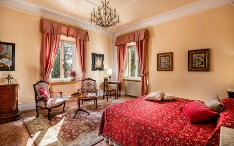 Villa Staggia: Meubles, Design Intérieur, Plafond, Pièce, Sol, Textile, Linge, Lit, Éclairage, Chambre