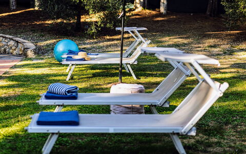 Villa Staggia: Mobilier De Jardin, Meubles, Balancelle, Loisir, Chaise, Ombre, Chaise Longue, Jardin