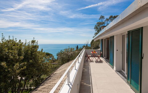 Casa Grande Mare - Levanto: Nuage, Ciel, Bâtiment, Bleu Azur, Arbre, Bois, Maison, Plante, Paysage, Loisir