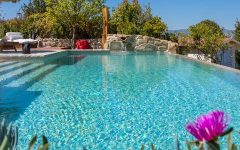 Casa Vacanze Paradiso: L'Eau, Fleur, Plante, Ciel, Piscine, Bleu Azur, La Nature, Arbre, Paysage Naturel, Plan D'Eau