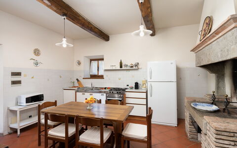 Il Mulino Di Vogognano - Subbiano, Private Pool, J: Table, Meubles, Bois, Chaise, Design Intérieur, Cuisine, Sol, Sol, Cadre, Dur