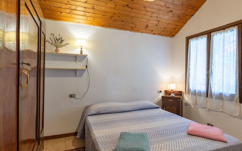 Niki: Bois, Chambre, Lit, Domicile, Design Intérieur, Meubles, Sol, Drap De Lit, Literie, Plafond