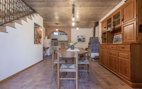 Casa Tramonti: Propriété, Cabinetry, Meubles, Table, Bois, Tiroir, Chaise, Design Intérieur, Sol, Sol