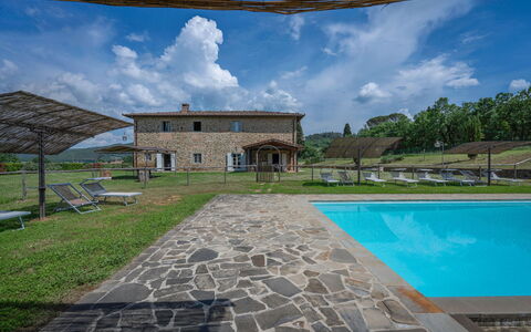 Leopolda In Selvarella Pool And Wi-fi: Nuage, Ciel, Plante, L'Eau, Propriété, Bleu Azur, Bâtiment, Arbre, Ombre, Piscine