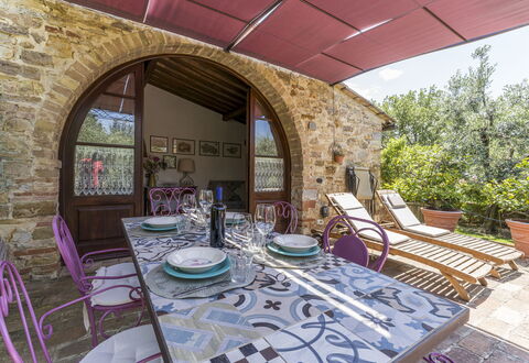 Casa Anita - Castellina In Chianti - Granaio, Tosc: Meubles, Table, Propriété, Plante, Chaise, Bâtiment, Design Intérieur, Architecture, Fenêtre, Maison