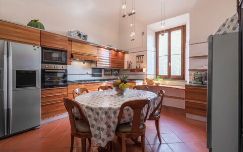 Villa Recanati, Val D'orcia, Private Pool, Jacuzzi: Meubles, Cabinetry, Table, Comptoir, Chaise, Cuisine, Bois, Design Intérieur, Sol, Sol