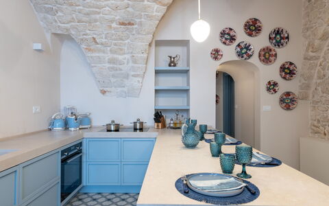 Dimora Cocchi: Propriété, Meubles, Cabinetry, Bleu Azur, Comptoir, Bleu, Design Intérieur, Architecture, Evier, Cuisine