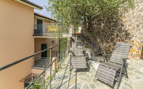 Belvedere, House With Private Pool And Garden, Rec: Plante, Bâtiment, Fenêtre, Design Urbain, Condominium, Arbre, Quartier, Escaliers, Clôture, Maison