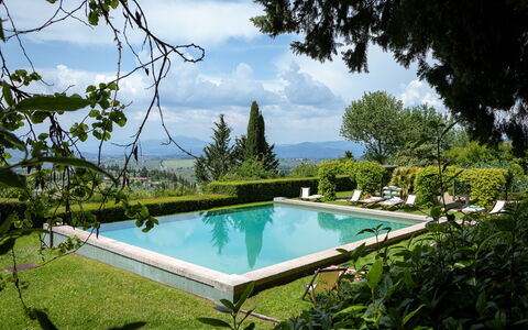 Castello Di Quarate: L'Eau, Ciel, Plante, Nuage, Propriété, Piscine, La Nature, Arbre, Paysage Naturel, Loisir