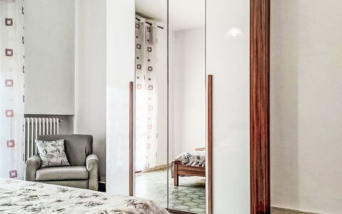 Patrizia: Bois, Meubles, Design Intérieur, Sol, Domicile, Pièce, Sol, Chambre, Cabinetry, Lit