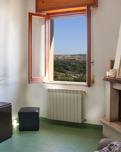 Patrizia: Plante, Propriété, Bâtiment, Fenêtre, Plante D'Appartement, Cadre, Confort, Design Intérieur, Bois, Pot De Fleur