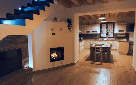 Casa Santa Venera: Bois, Design Intérieur, Salon, Salle, Sol, Sol, Mur, Cabinetry, Tache De Bois, Dur