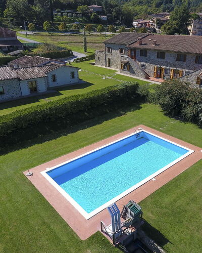 Villa Niccone: Bâtiment, Propriété, Plante, Lot Terre, Piscine, Fenêtre, Architecture, Design Urbain, Végétation, Herbe