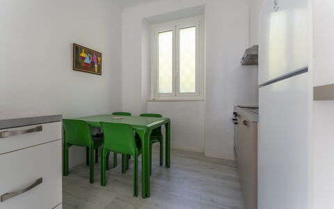 A Due Passi da Camogli 2, Seaview, Wifi: Meubles, Table, Fenêtre, Bâtiment, Bois, Design Intérieur, Maison, Sol, Sol, Immobilier