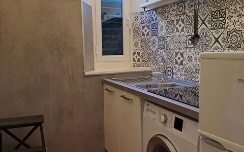 A Due Passi da Camogli, Seaview with Terrace, Wifi: Buanderie, Sécheuse, Machine À Laver, Propriété, Blanchisserie, Électroménager, Design Intérieur, Sol, Sol, Principaux Appliance