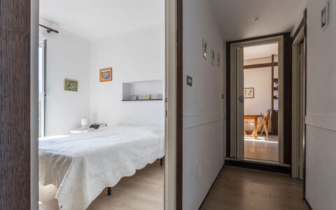 A Due Passi da Camogli, Seaview with Terrace, Wifi: Bois, Porte, Sol, Bâtiment, Sol, Immobilier, Dur, Confort, Ombre