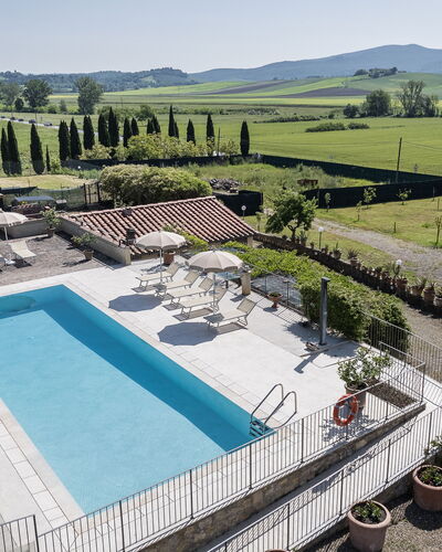 Anilde, Holiday Home with Pool, Wifi, Tuscany: Ciel, Propriété, Plante, Piscine, L'Eau, Bâtiment, Arbre, Loisir, Design Urbain, Immobilier
