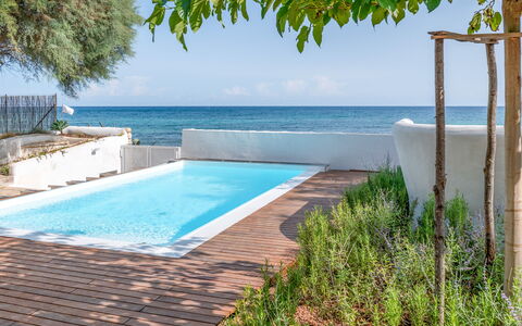 Villa Clementina: L'Eau, Plante, Ciel, Ressources En Eau, Propriété, Piscine, Bleu Azur, Rectangle, Arbre, Ombre