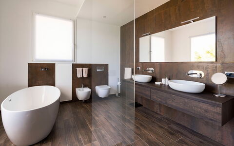 Villa Maddalena - Siracusa, Sicilia: Miroir, Luminaire Plomberie, Robinet, Propriété, Armoire De Toilette, Évier, Lavabo, Salle De Bains, Bâtiment, Bois