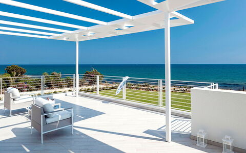 Casa Mareblu - Marina Di Modica, Sicilia: L'Eau, Ciel, Propriété, Bleu, Bleu Azur, Ombre, Mobilier De Jardin, Rectangle, Architecture, Bois