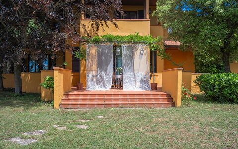 Tenuta De Paoli - Chianni, Pool, Wifi, Privacy, To: Plante, Bâtiment, Porte, Arbre, Escaliers, Herbe, Zone Résidentielle, Paysage, Fenêtre, Loisir