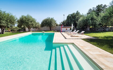 Corte Carrubo - Rosolini, Sicilia: L'Eau, Ciel, Plante, Propriété, Piscine, Ombre, Arbre, Loisir, Rectangle, Immobilier